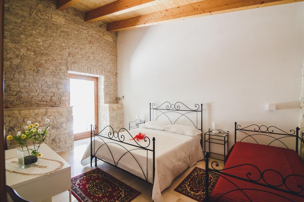 Ai Pilieri Di Bagnoli Vila Castel Del Monte  Exterior foto