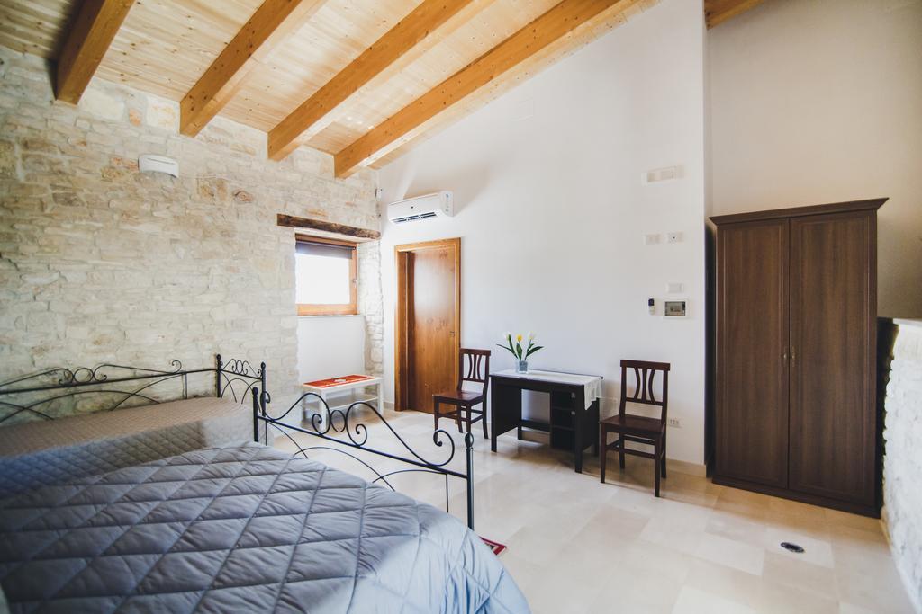 Ai Pilieri Di Bagnoli Vila Castel Del Monte  Exterior foto