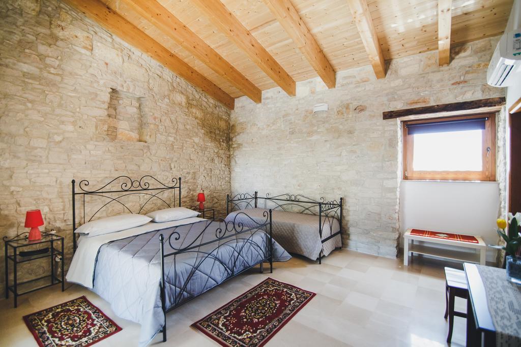 Ai Pilieri Di Bagnoli Vila Castel Del Monte  Exterior foto